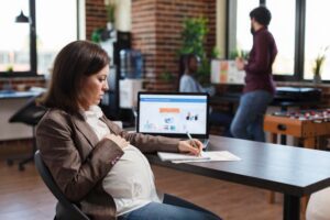 אפליה בעבודה הריון